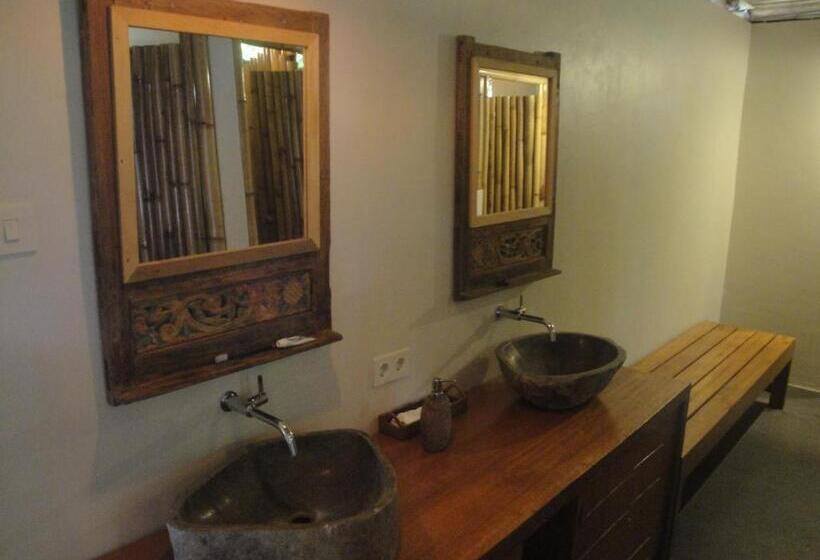 הוסטל Captain Coconuts Gili Air