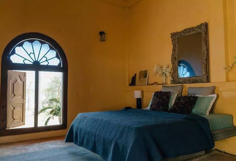 تختخواب و صبحانه Luna Laguna