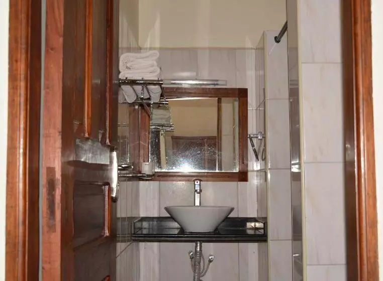 Hotel 3 Degrees