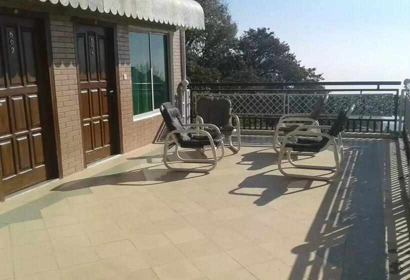 هتل Move N Pick  Murree