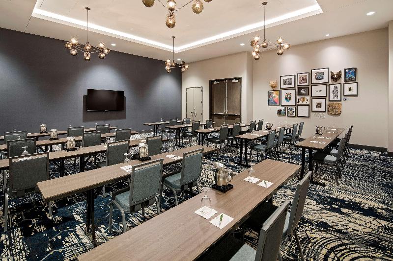 Отель Doubletree By Hilton Greeley At Lincoln Park