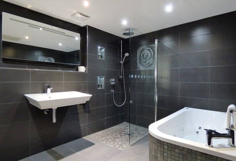 Hotel Me & Mrs Jones