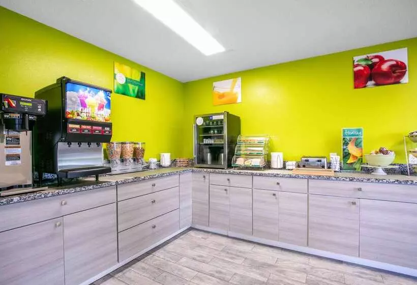 Hotelli Quality Inn & Suites Metropolis I24