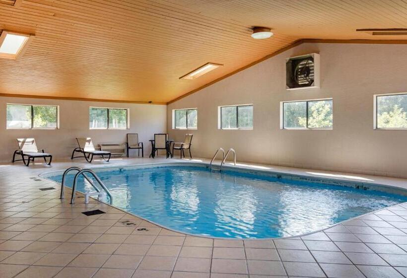 בית מלון כפרי Quality Inn & Suites Metropolis I24