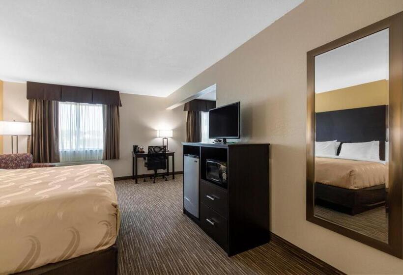 בית מלון כפרי Quality Inn & Suites Metropolis I24