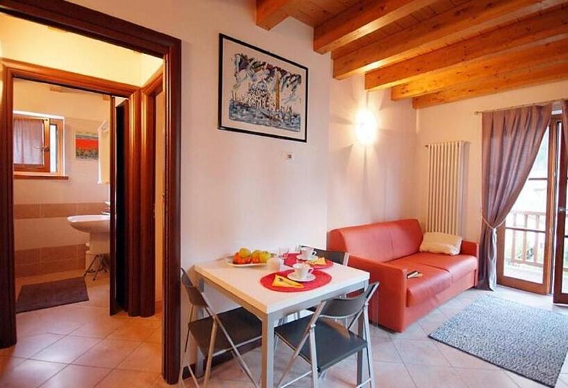 Отель Villaggio Delle Alpi