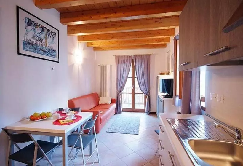 هتل Villaggio Delle Alpi