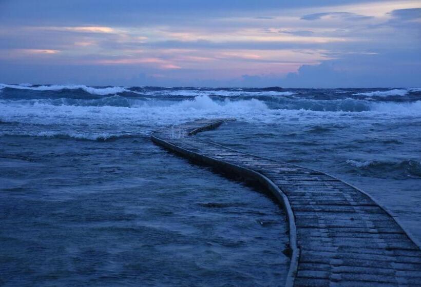 Lian Chinq Diving B&b