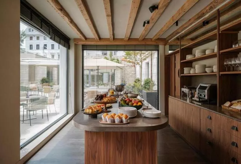 ホテル Rhin Garden