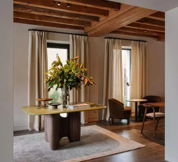 ホテル Rhin Garden