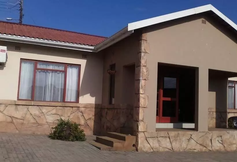 Aamiaismajoitus (B&B) Big Five Guest House