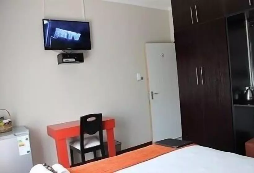 Aamiaismajoitus (B&B) Big Five Guest House