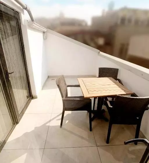 تختخواب و صبحانه Gardenya Suite