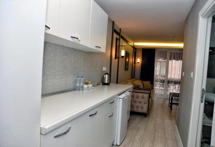 تختخواب و صبحانه Gardenya Suite