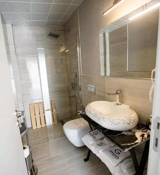 تختخواب و صبحانه Gardenya Suite