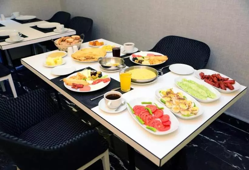 تختخواب و صبحانه Gardenya Suite