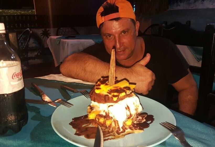 צימר Luz De Luna Hotel & Spanish Restaurant