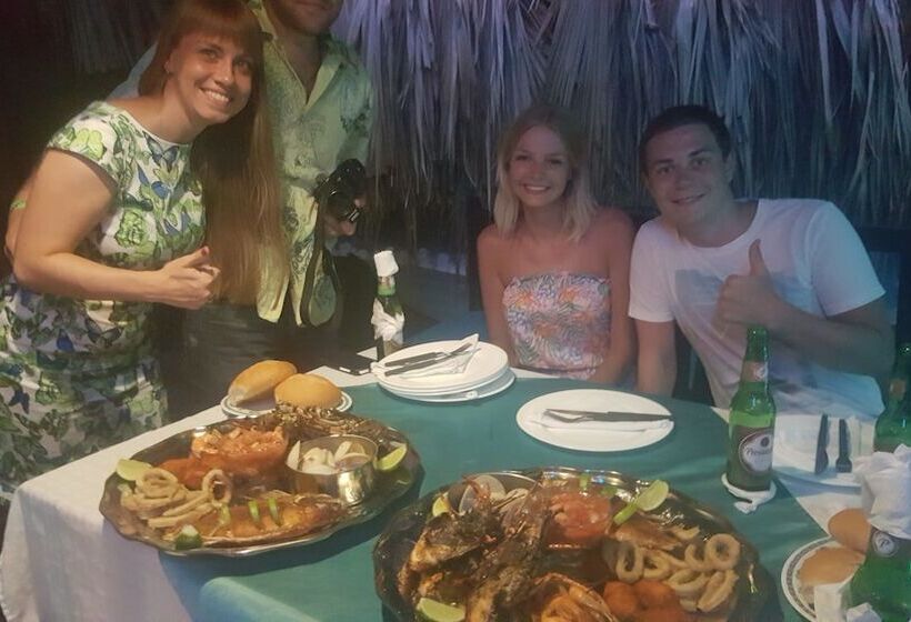 צימר Luz De Luna Hotel & Spanish Restaurant