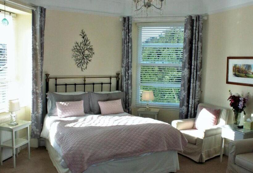 Bed and Breakfast Trafalgar House
