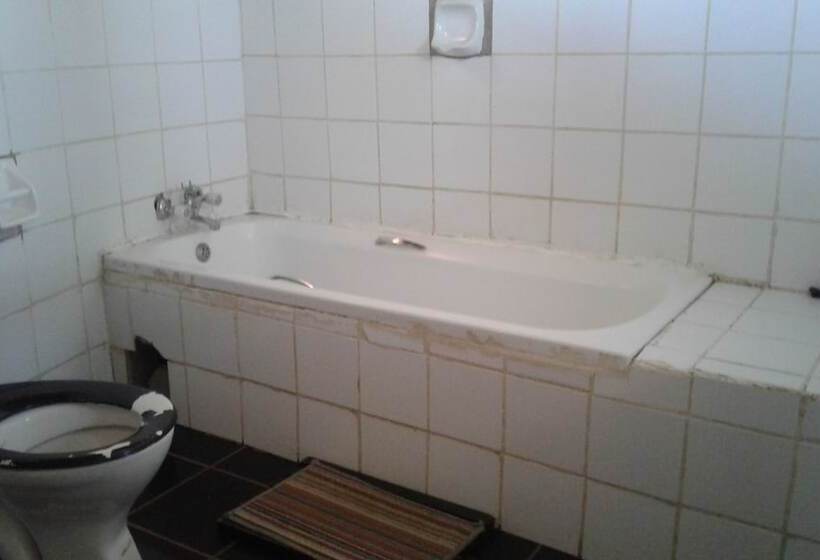 هتل Gaetsho Lodge