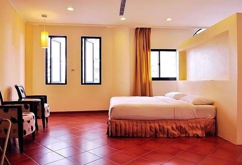 هتل Kenting Culture Resort