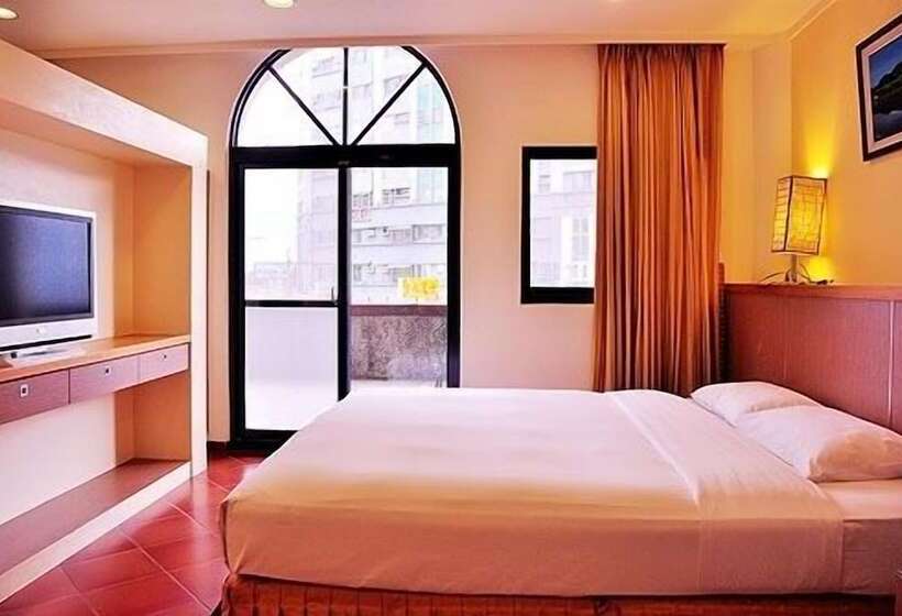 هتل Kenting Culture Resort