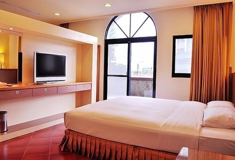 هتل Kenting Culture Resort