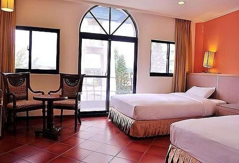 هتل Kenting Culture Resort