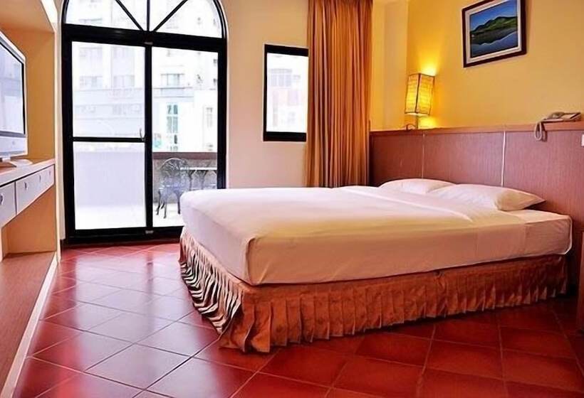 هتل Kenting Culture Resort