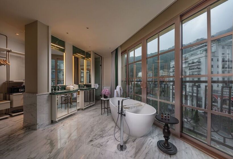 هتل Hôtel De L Amour Tam đảo