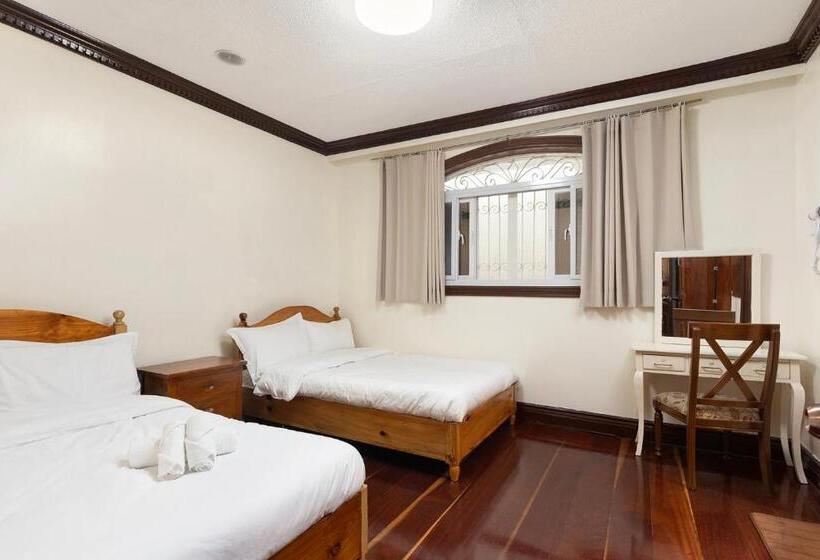 هتل Villa Moa Baguio