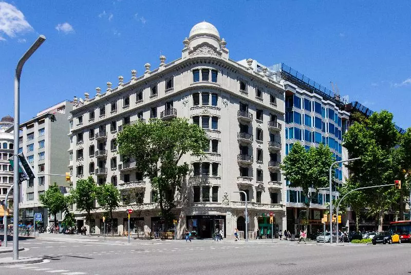 Casagrand Luxury Suites - Barselona