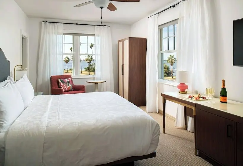 Fenway Hotel, Autograph Collection