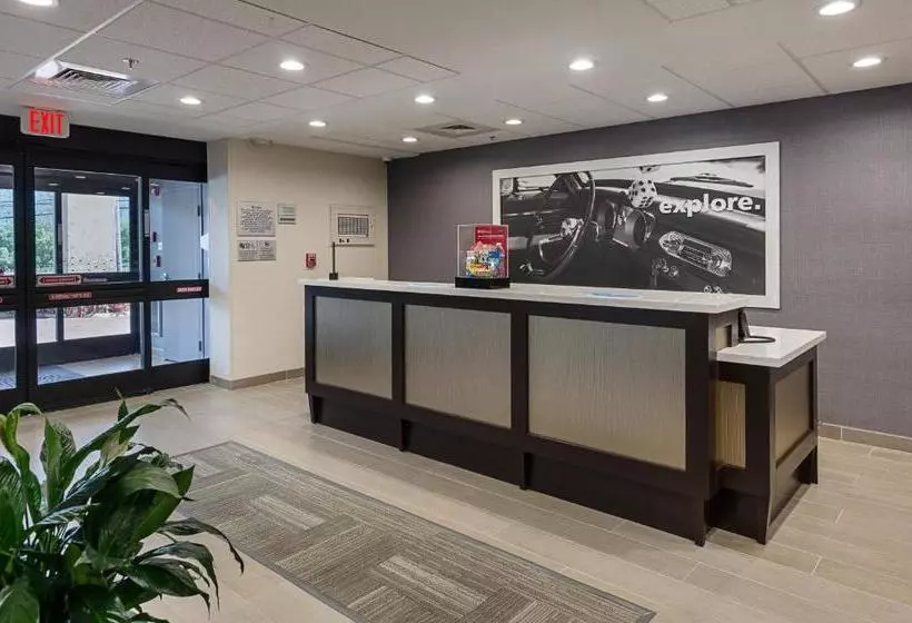 ホテル Hampton Inn Covington Va