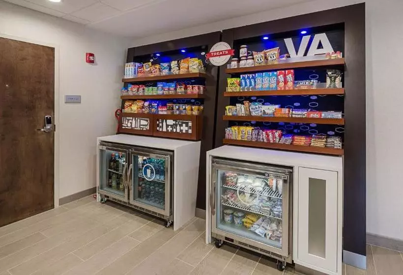 ホテル Hampton Inn Covington Va