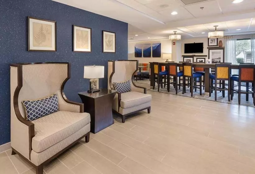 ホテル Hampton Inn Covington Va