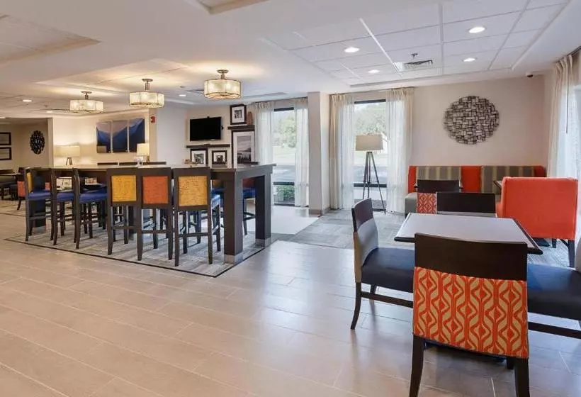 ホテル Hampton Inn Covington Va