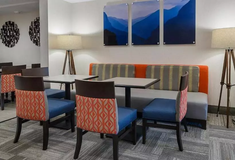 ホテル Hampton Inn Covington Va
