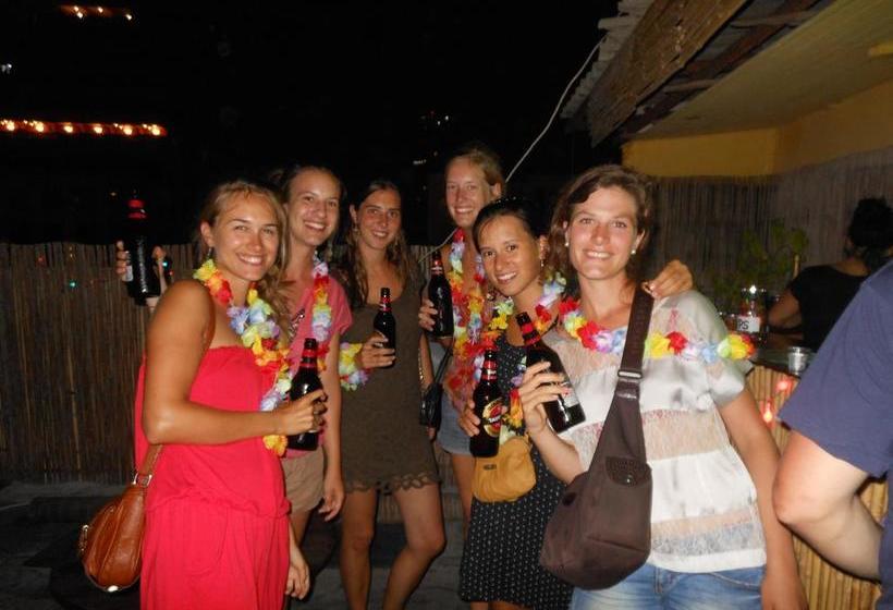 호텔 Hayarkon Hostel