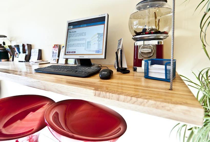 호텔 Hayarkon Hostel