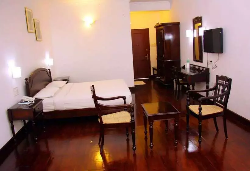 Hôtel The New Oak Fields