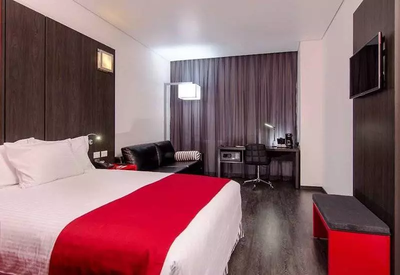 ホテル Ramada Encore By Wyndham Puebla