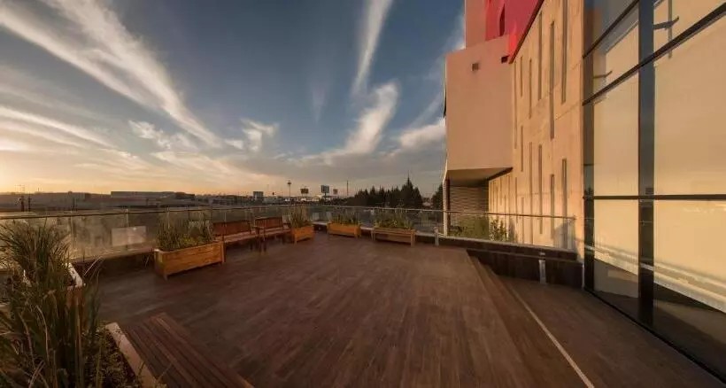 ホテル Ramada Encore By Wyndham Puebla