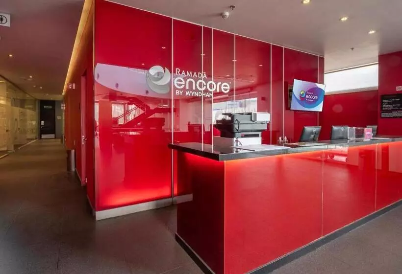 ホテル Ramada Encore By Wyndham Puebla