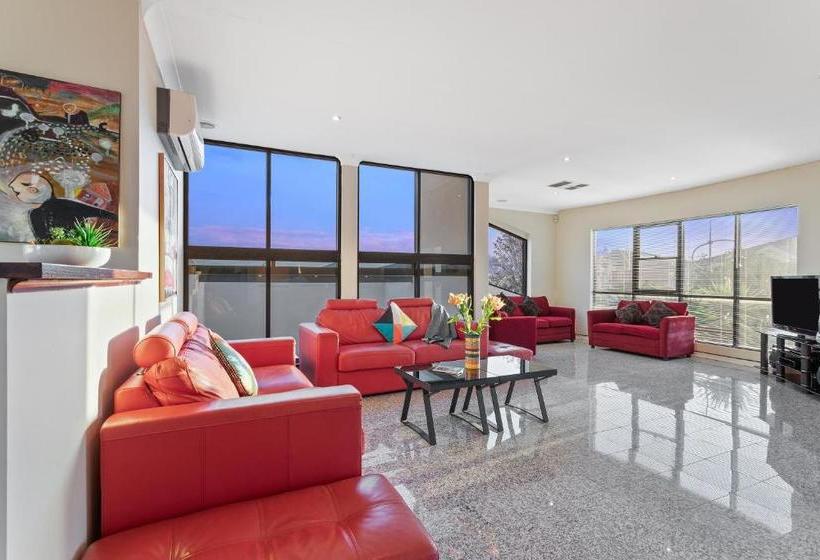 Villa De Marseilles  Melbourne