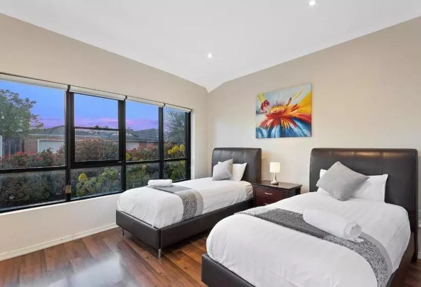 Villa De Marseilles  Melbourne