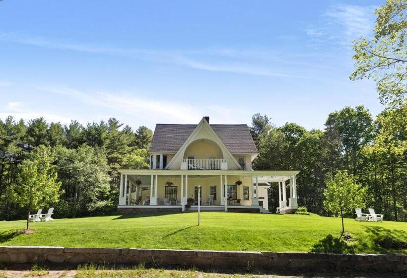 ベッドアンドブレックファースト Noble House Inn