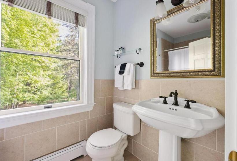 ベッドアンドブレックファースト Noble House Inn