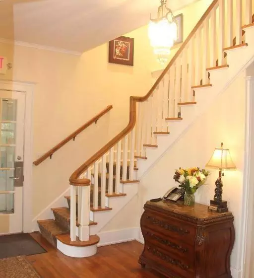 Brown Street Inn Bed And Breakfast