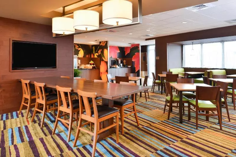 ホテル Fairfield Inn & Suites By Marriott Warrensburg